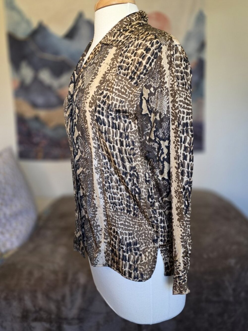 Allison Taylor Petite 100% Silk Blouse Animal Print Python Leopard PM - Picture 7 of 13